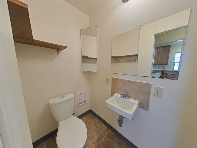 Building Photo - 3 Bedroom House  ~ Northern Corvallis