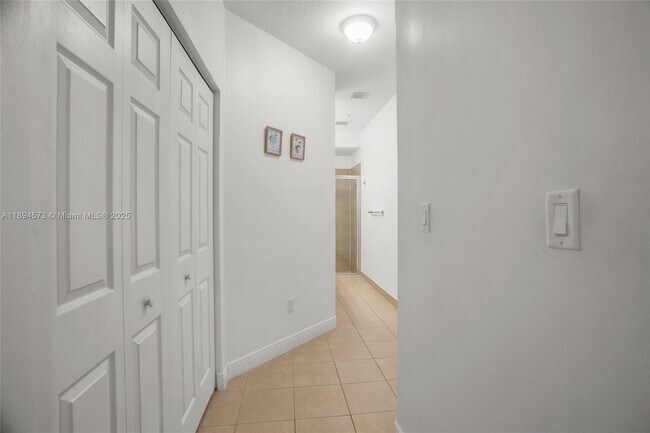 Building Photo - 14774 SW 10th St
