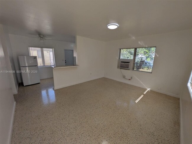 Building Photo - 401 SW 10th St