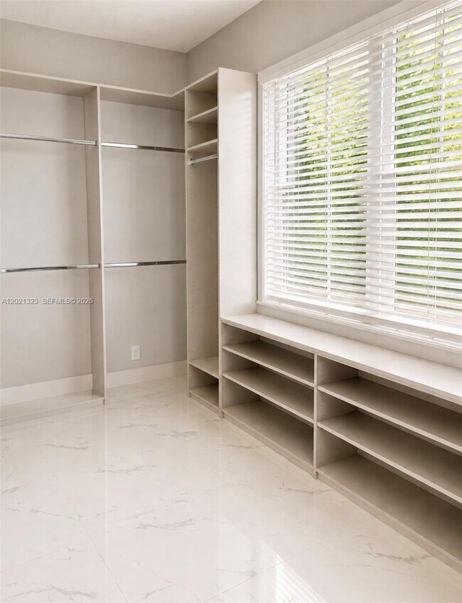 Building Photo - 354 Mallard Rd