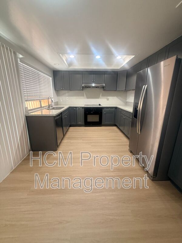 Building Photo - 51 Sparrowhawk