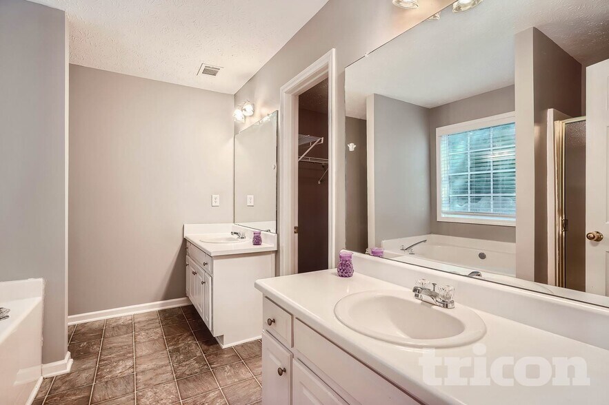 Building Photo - 65 Cranbrook Ct