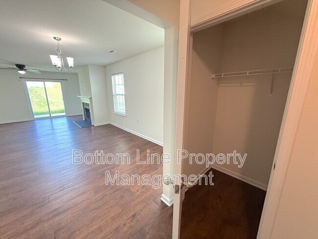 Building Photo - 3997 Long Arrow Dr