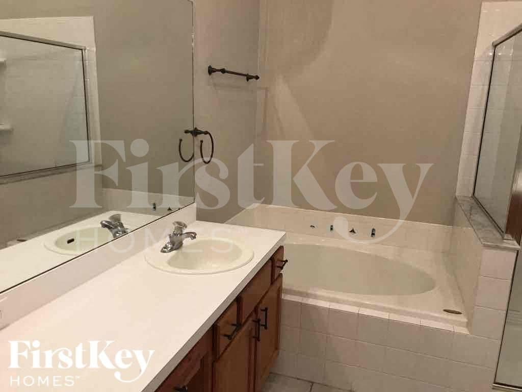 Building Photo - 13233 Evening Sunset Ln