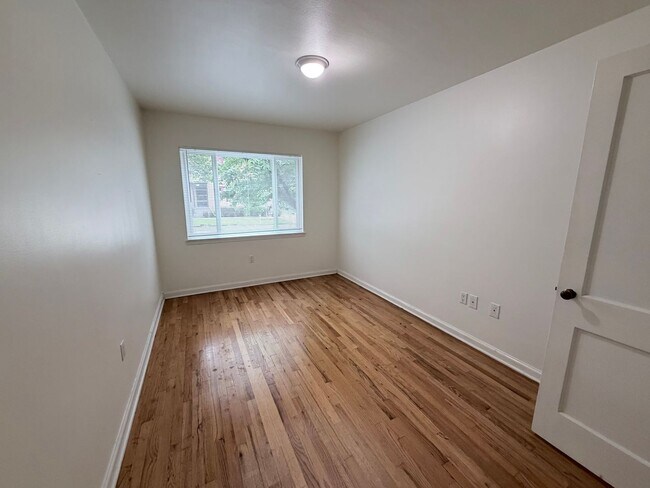 Building Photo - 2bed/1bath Sullivan's Gultch Condo