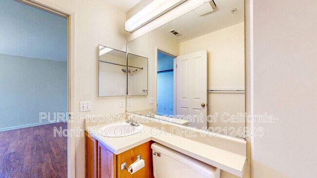 Building Photo - 7 Flemings Ct