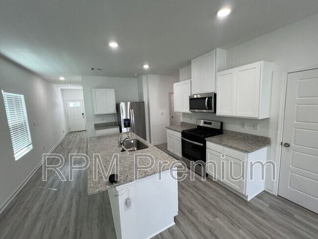 Building Photo - 1255 Drago Dr