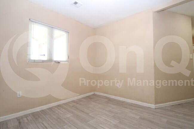 Building Photo - 3206 W Cypress St