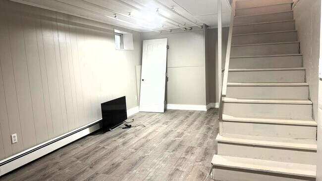 Building Photo - 222 Hamilton St