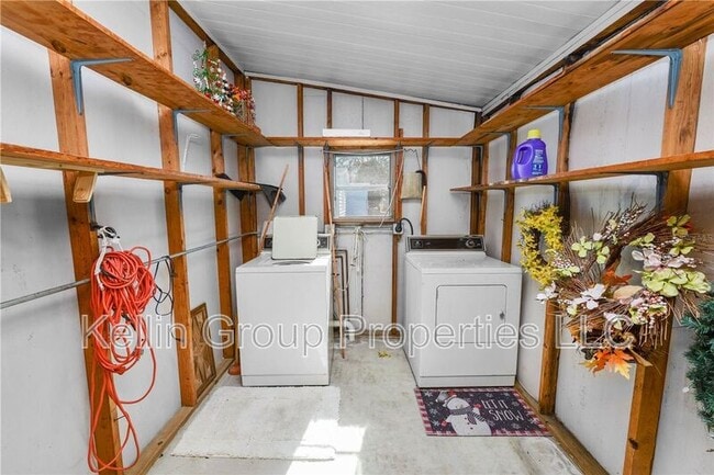 Building Photo - 1706 Fox Hill Dr