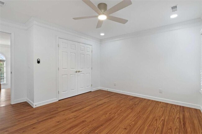 Building Photo - 1711 Summit Glen Ln NE