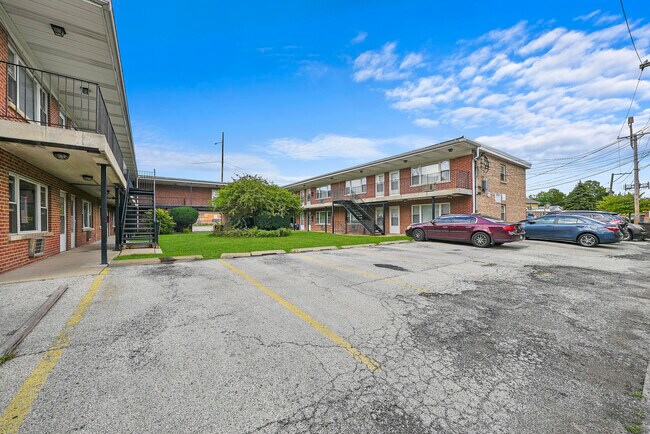Building Photo - 6606 Windsor Ave