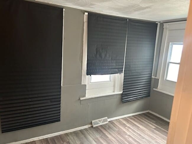Building Photo - Spacious 3 bedroom apartment for rent in B...