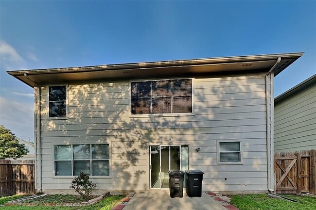 Building Photo - 13547 Naples Bridge Rd