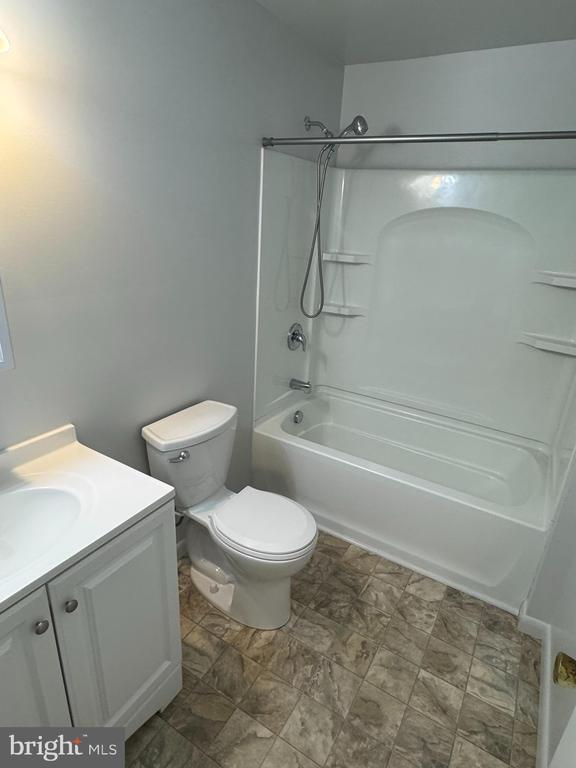 Building Photo - 3876 Shadywood Dr