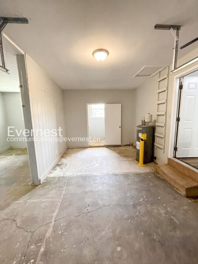Building Photo - 109 Shirley Dr