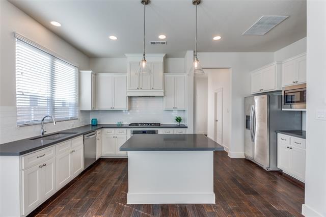 Building Photo - 402 Templeton Dr