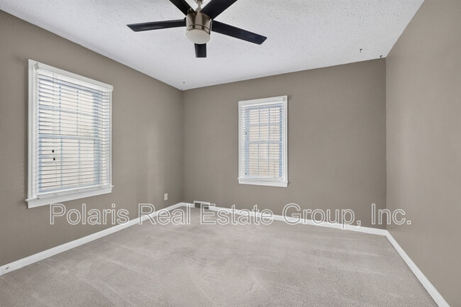 Building Photo - 5428 E 10th St