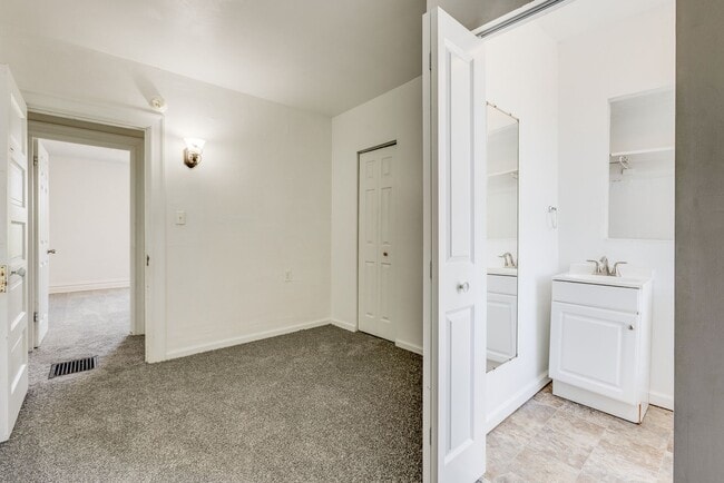 Building Photo - AVAILABLE AUGUST 2026 - 2 Bedroom Home w/ Original Layout!