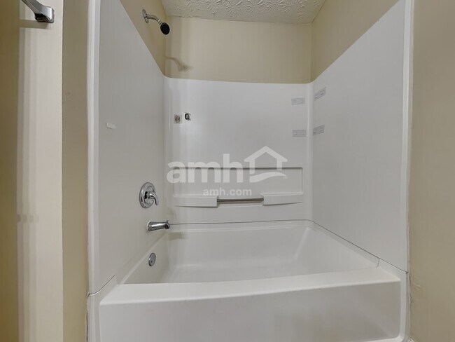 Building Photo - 705 Compton Ln