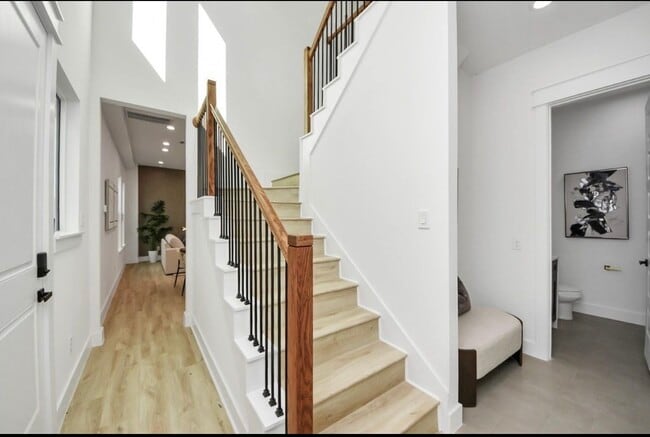 Building Photo - 7911 Lynette St