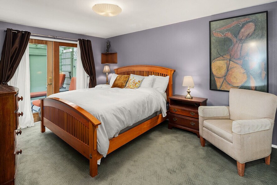 Building Photo - 405 W Galer St