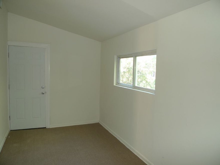 Building Photo - 1318 N Wood St