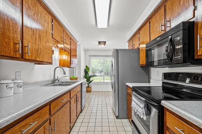 Building Photo - 1409 Janet Way Dr