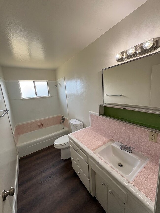 Building Photo - Corner lot home near Shopping Center Available Now!