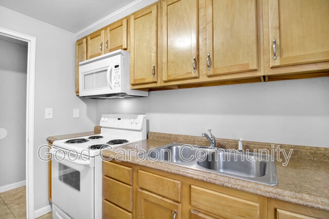 Building Photo - 309 Beattie Ave