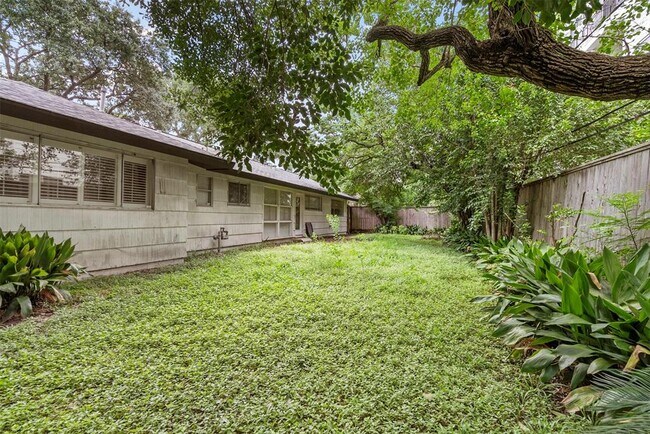 Building Photo - 5422 Lincrest Ln