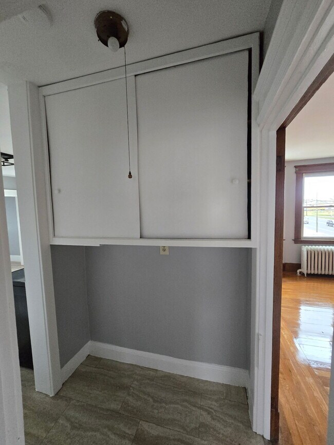 Building Photo - 1528 Dixwell Ave