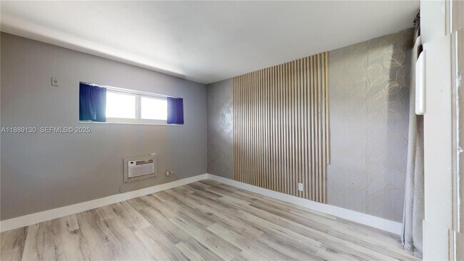 Building Photo - 13105 Ixora Ct