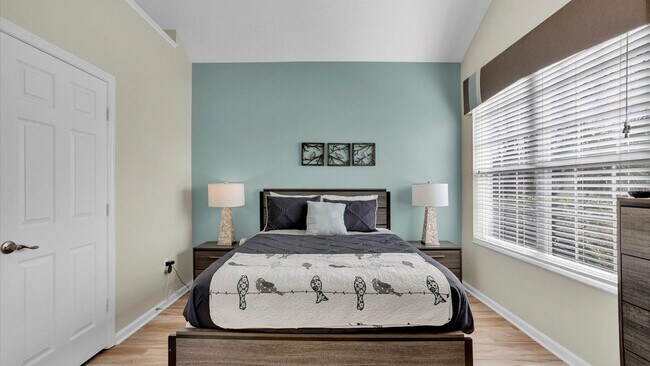 Building Photo - 8176 Fan Palm Way