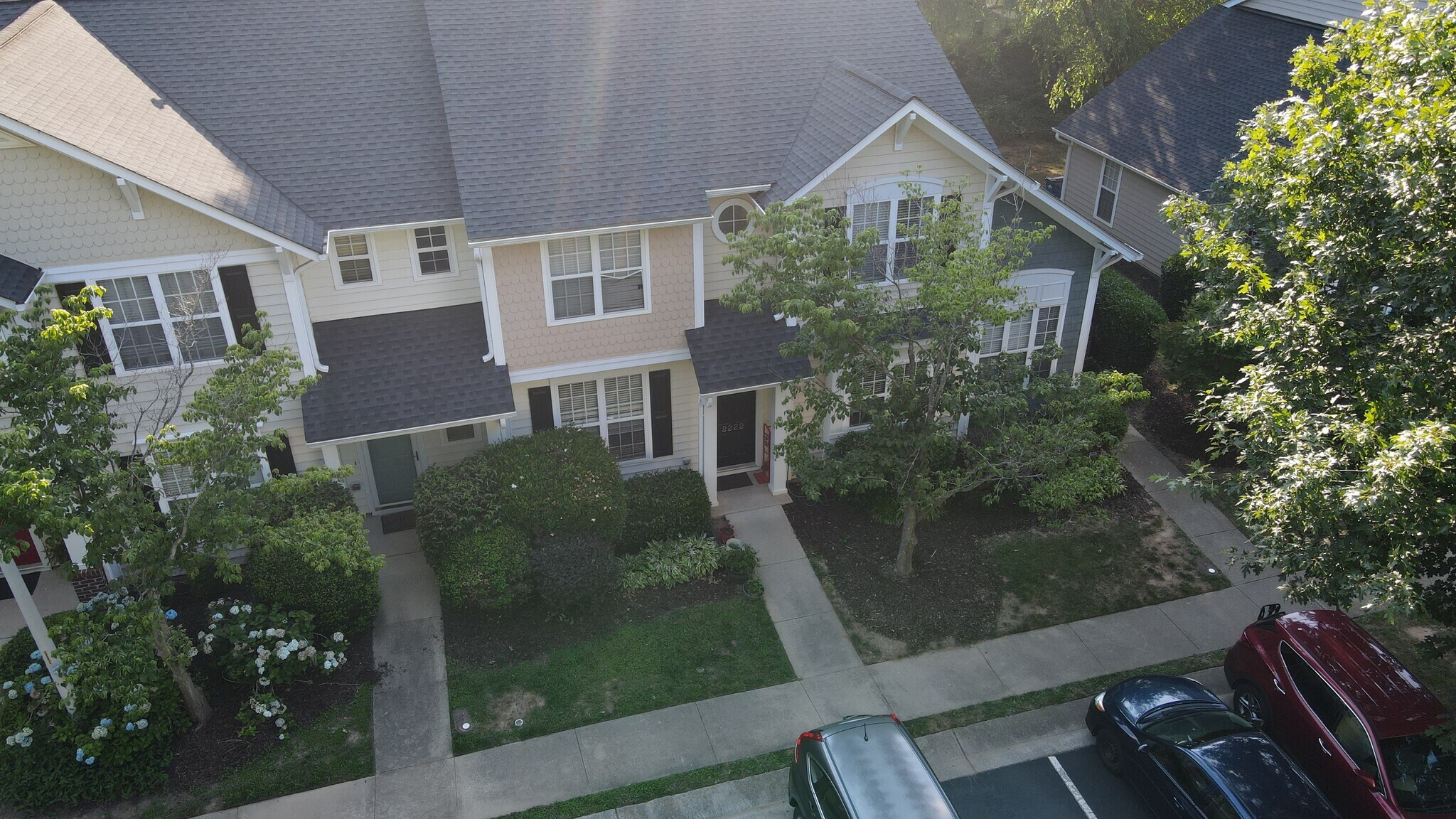 Building Photo - 2222 Valley Haven Dr