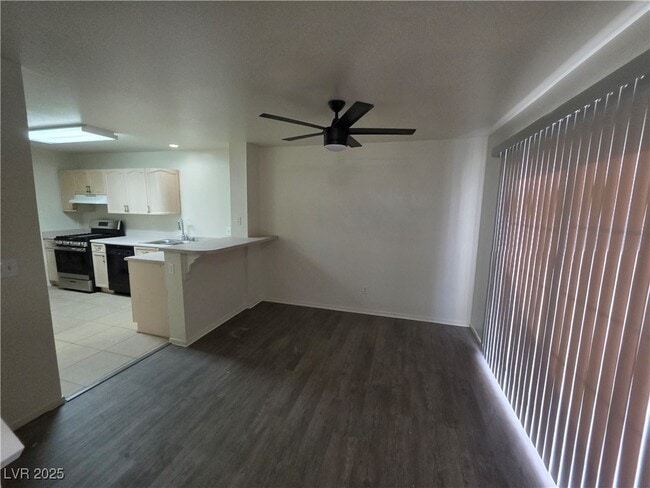 Building Photo - 8453 Vast Horizon Ave