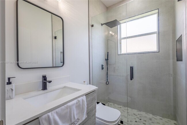 Building Photo - 649 SW 168th Way