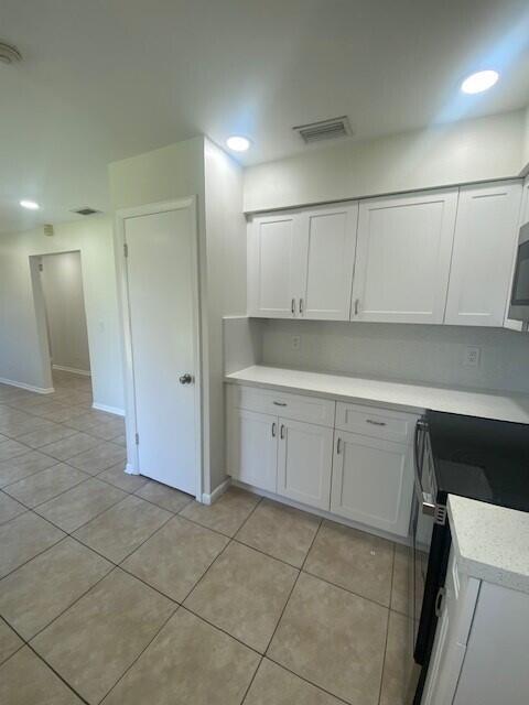 Building Photo - 1100 Cameo Cir