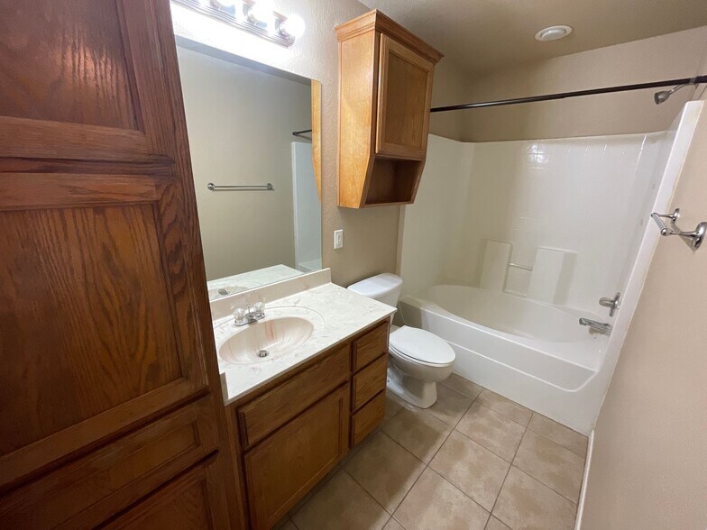 Building Photo - 1303 Powder River Dr