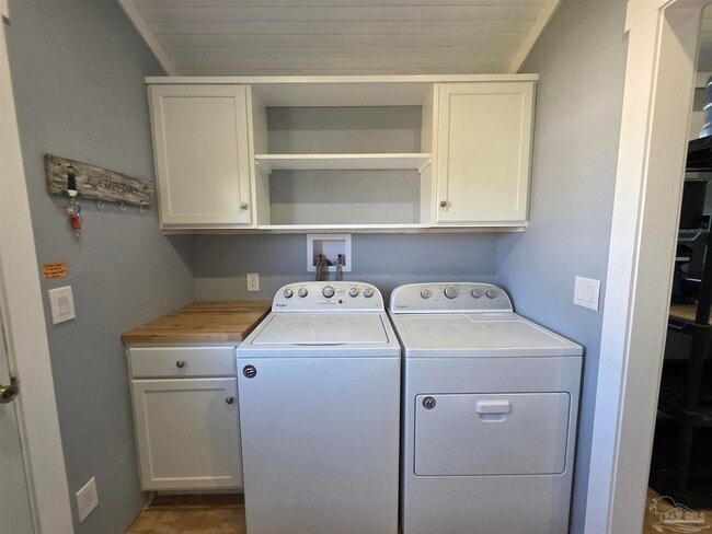 Building Photo - 430 S 1st St