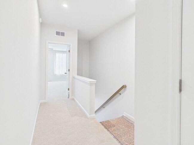 Building Photo - 640 Brookwood Glen Terrace