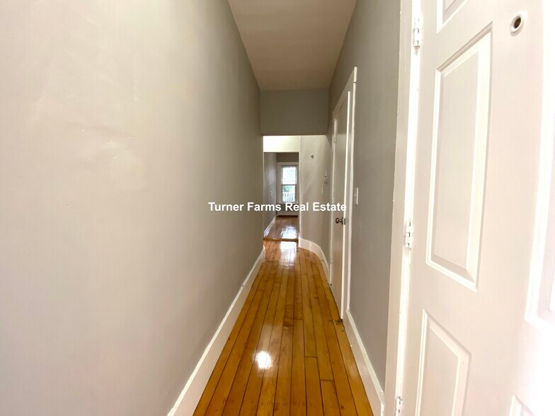 Building Photo - 270 Bowdoin St