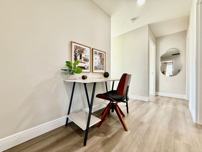 Building Photo - Cozy Equestrian Themed Getaway in Wilmington