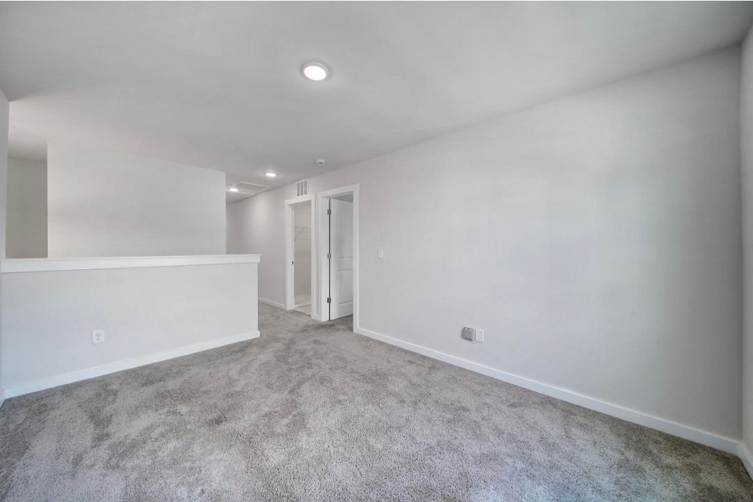 Building Photo - 635 Synclaire Pl