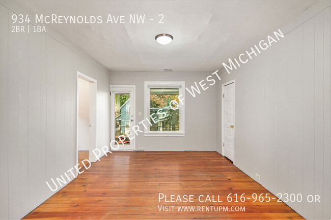 Building Photo - Available Now | 2 Bed 1 Bath Apartment in ...