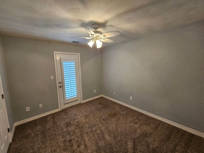 Building Photo - THREE SHIPS LANDING