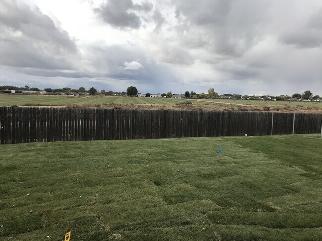 Building Photo - Pet Friendly Caldwell Home!