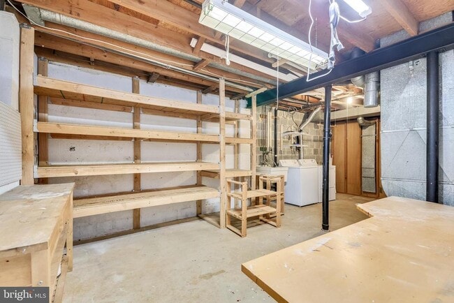 Building Photo - 5867 Kara Pl