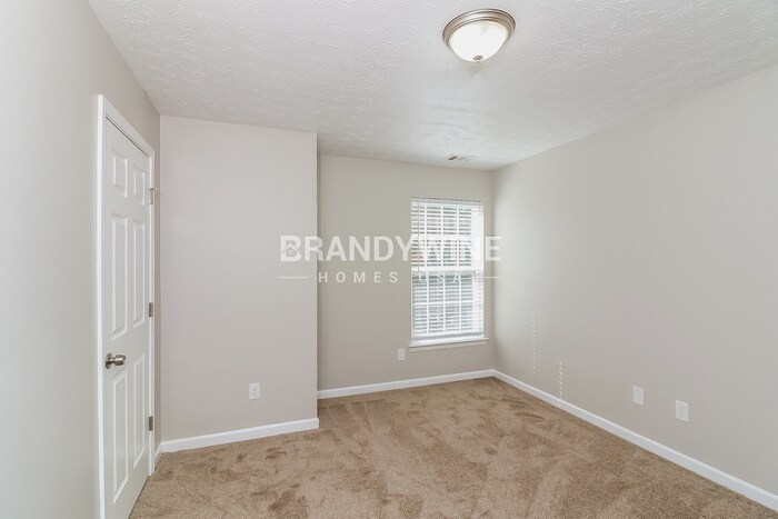 Building Photo - 273 Topaz Dr