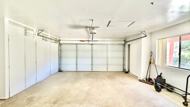 Building Photo - Wonderful Single Story Ranch Style Home on Sprawling Country Property in Vista!